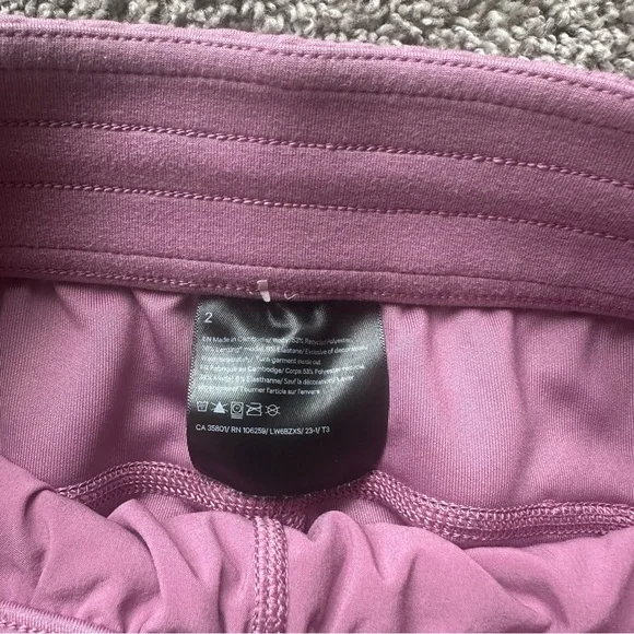 lululemon athletica Cropped Straight-Leg Softstreme in Dusty Pink - Picture 3 of 5